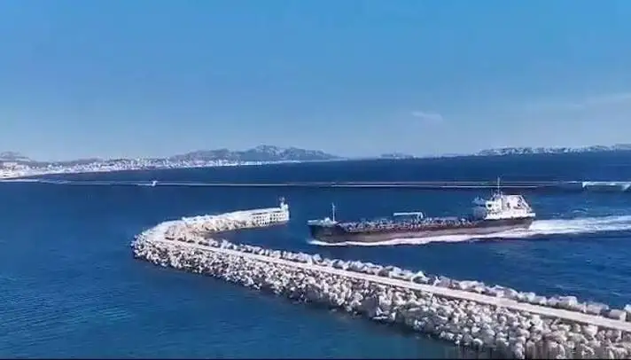 CAP PINEDE HEURTE UNE DIGUE MARITIMA FAIT APPEL A ESTC POUR REPARER LA COQUE DU NAVIRE